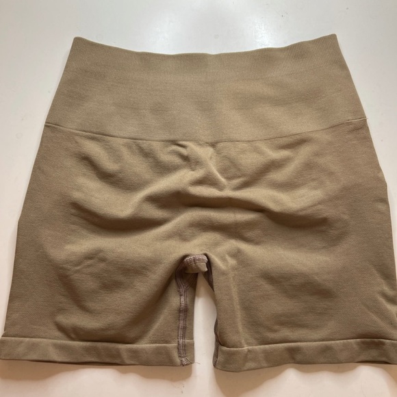 Alphalete Amplify Chai - Picture 2 of 2